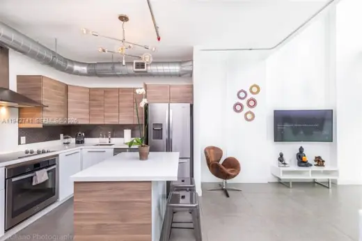 Propiedad en alquiler con 3 habitaciones y 2 baños en 33130