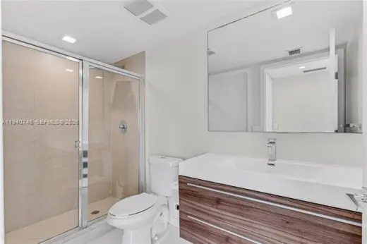 Propiedad en alquiler con 2 habitaciones y 2 baños en Miami