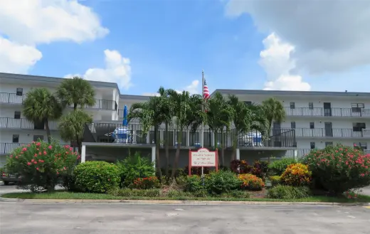 Propiedad en alquiler con 1 dormitorio y 1.5 baños en Boca Ratón