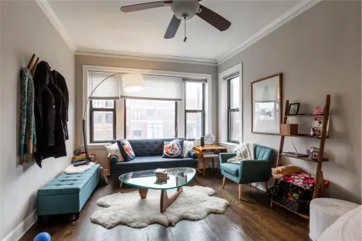 Propiedad en alquiler con 4 habitaciones y 2 baños en Chicago