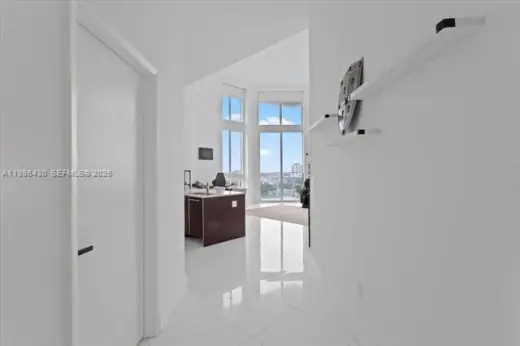 Propiedad en alquiler con 2 habitaciones y 2.5 baños en Miami