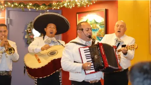 MARIACHIS EN MIAMI