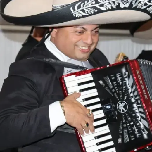 Armando y su mariachi chapala