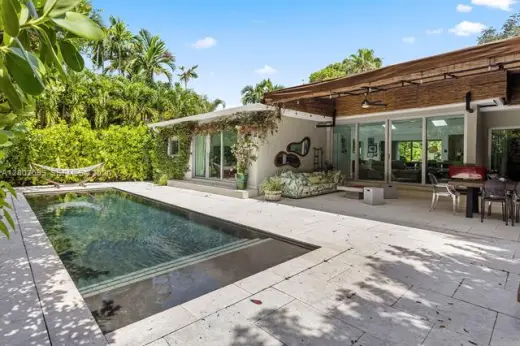 Propiedad en alquiler con 4 habitaciones y 3.5 baños en Miami