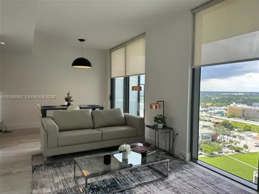 Propiedad en alquiler con 1 dormitorio y 1.5 baños en Miami