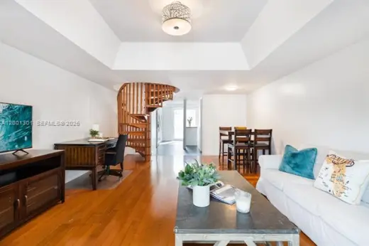 Propiedad en alquiler con 1 dormitorio y 1.5 baños en Miami Beach