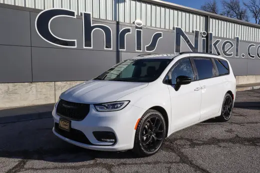 2025 Chrysler Pacifica Limited FWD