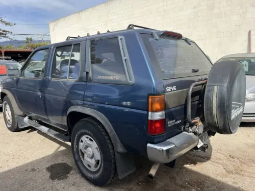 1993 Nissan Pathfinder SE