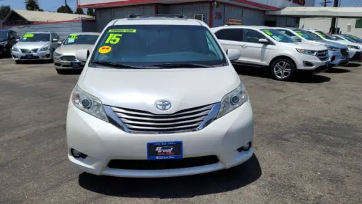 2015 Toyota Sienna XLE Premium 8-Passenger