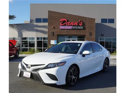 2018 Toyota Camry SE Sedan 4D