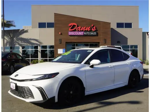 2025 Toyota Camry SE Sedan 4D