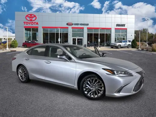 2024 Lexus ES300H LUXURY.