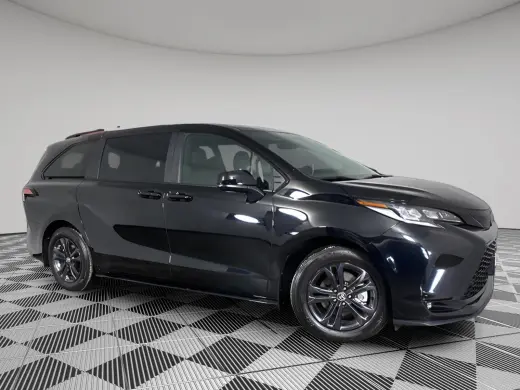 Gold Certified2025 Toyota Sienna XSE
