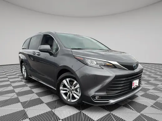 2025 Toyota Sienna XLE 7-Passenger