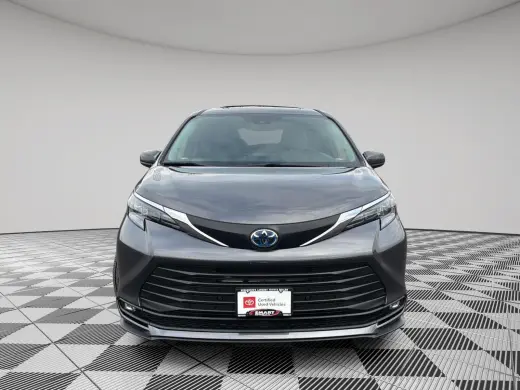 2025 Toyota Sienna XLE 7-Passenger