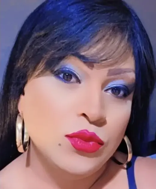 Elizabeth Olmos transexual