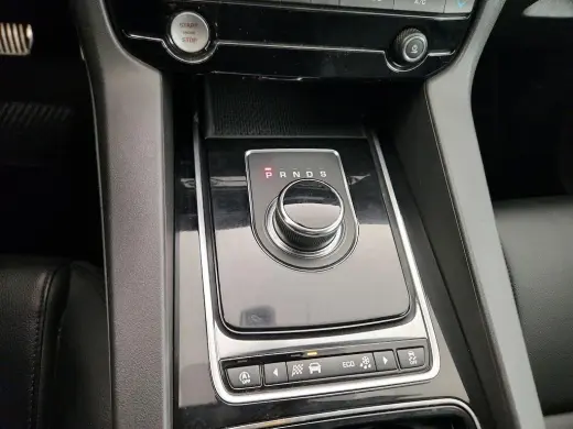 Jaguar F-PACE 2019 AWD 25t Premium 4dr SUV