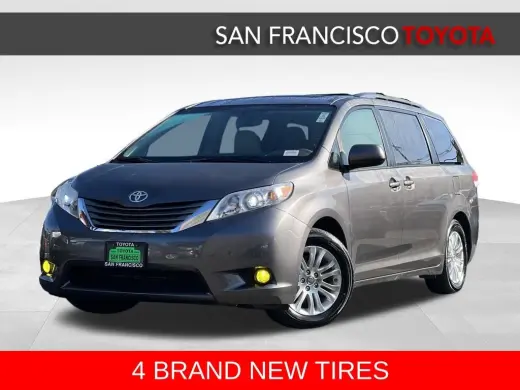 2013 Toyota Sienna XLE 8 Passenger