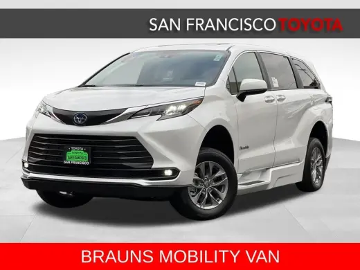 2025 Toyota Sienna XLE 8 Passenger
