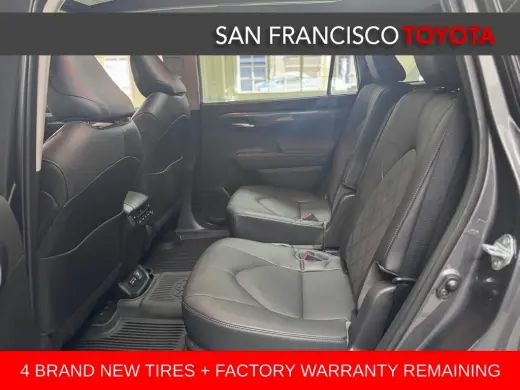 2023 Toyota Highlander Hybrid Platinum