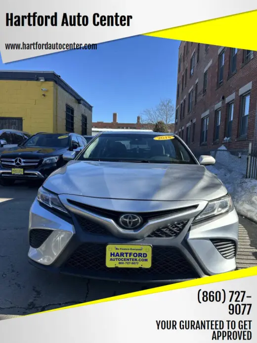 2018 Toyota Camry
SE