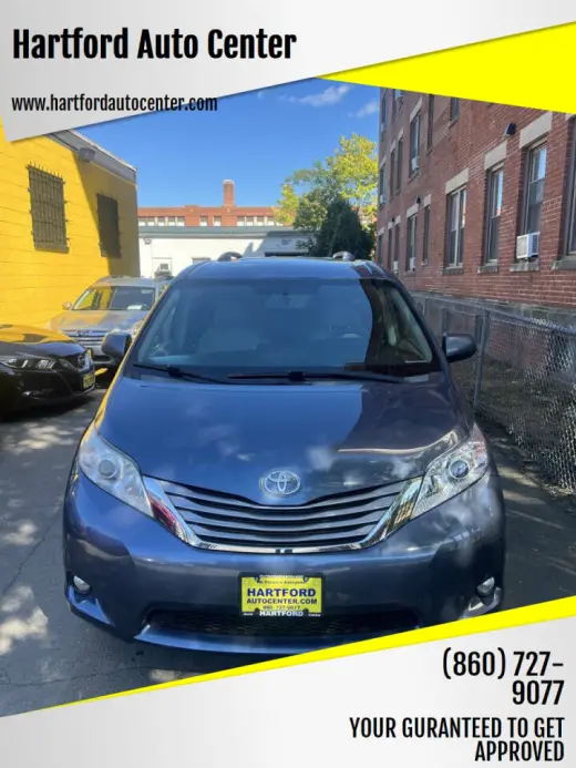 2015 Toyota Sienna
XLE 7-Passenger
