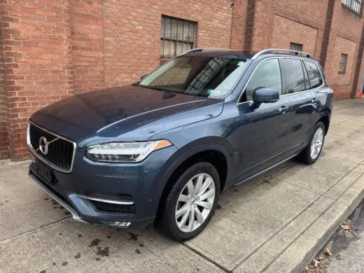 2018 Volvo XC90 T6 Momentum