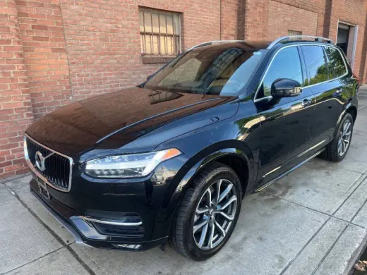 2016 Volvo XC90 T6 Momentum