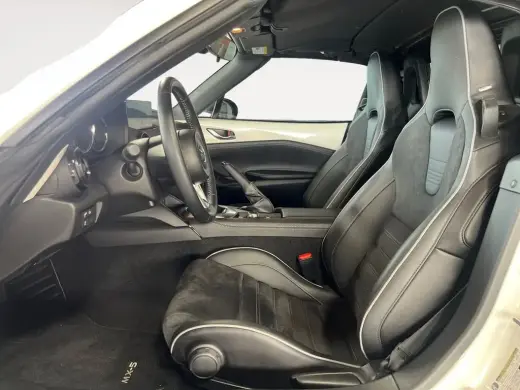 Mazda MX-5 Miata RF 2024 Club 2dr Convertible