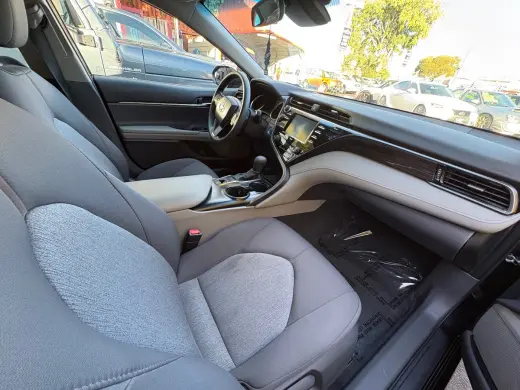 2020 Toyota Camry Hybrid LE