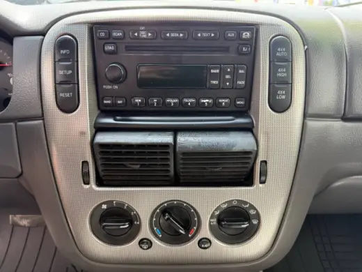 2005 Ford Explorer XLT