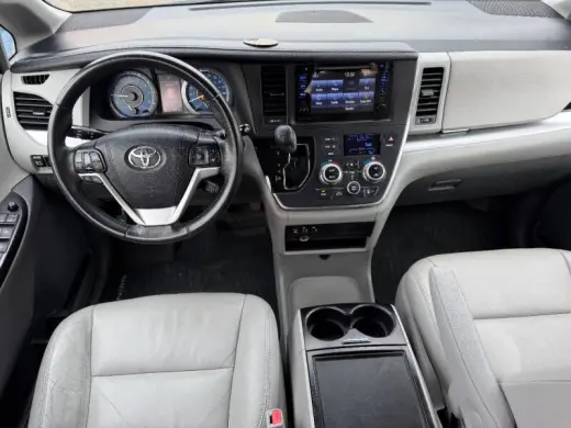 2016 Toyota Sienna XLE 8-Passenger
