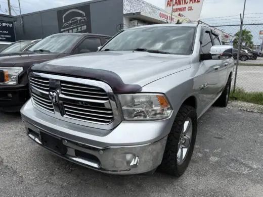 2016 RAM 1500 SLT