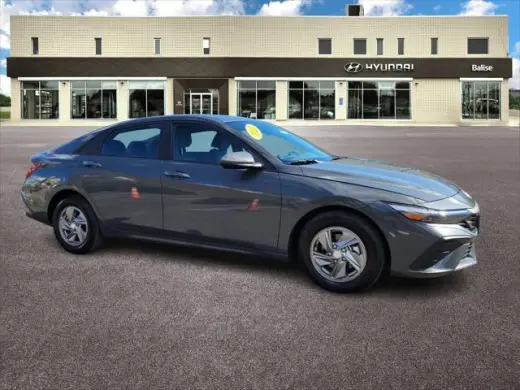 Hyundai ELANTRA 2025 SE Sedán de 4 puertas