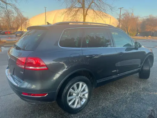 2014 Volkswagen Touareg V6 Sport