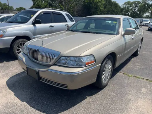 2004 Lincoln Town Car Signature
