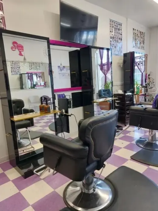 Nececito cosmetologa o barbero