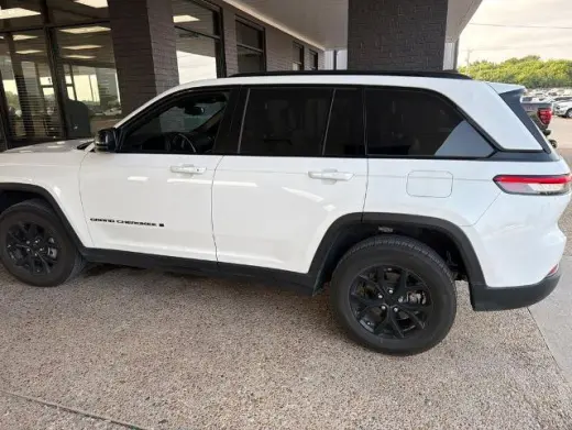 Jeep Grand Cherokee 2024 4x2 Laredo A 4dr SUV