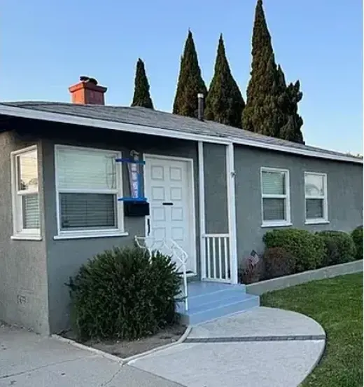 2Bed 2.5Bath Home in Hawthorne
