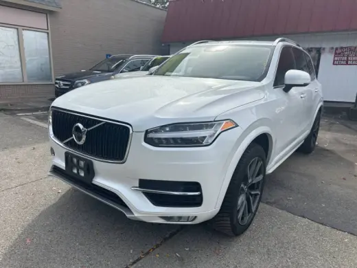 2017 Volvo XC90 T6 Momentum
