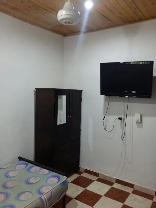 SE RENTA HABITACION A ESTUDIANTES