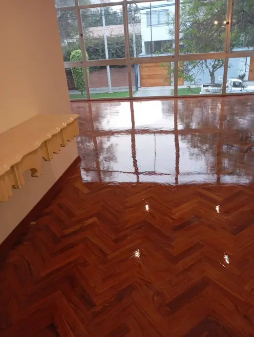 Parquet y Otros servicios