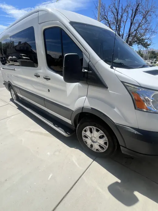 Ford Transit 2019 - Perfecta para Negocios o Viajes