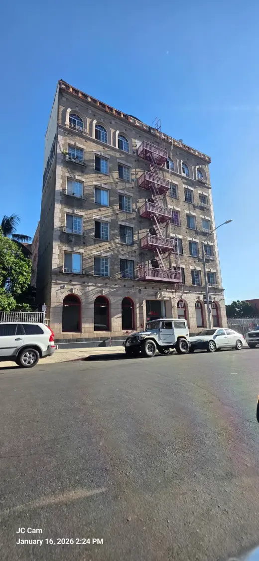 Renovated Studio Near DTLA + Gated Parking