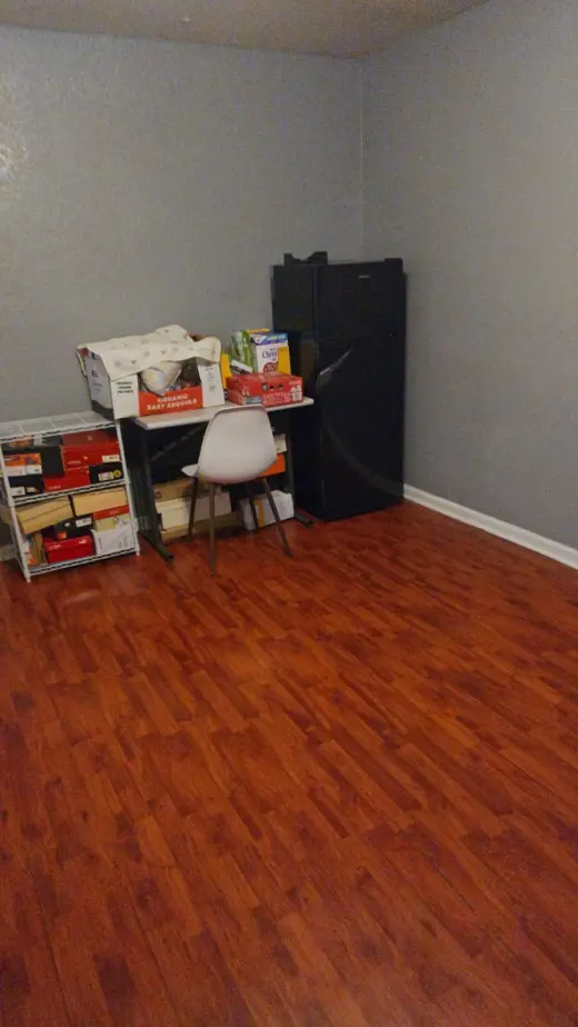 Rento cuarto en casa familiar