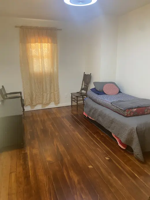 Rento recámara a $900.00