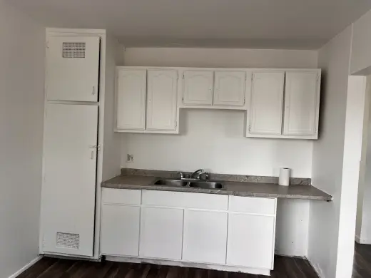 Apartamento de dos recâmaras em segundo piso