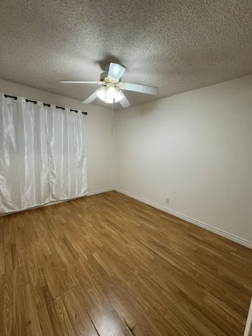 Habitación Amplia en Alquiler en Vecindario Tranquilo