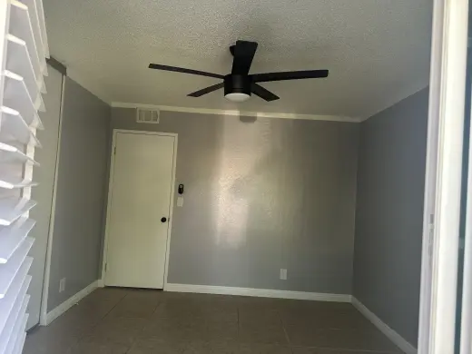 RENTO HABITACIÓN EN CORONA 92879