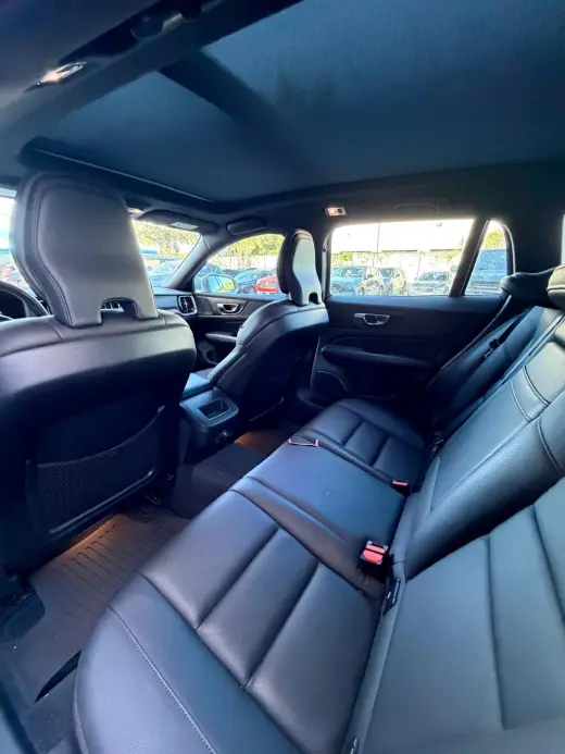 ✨ Elegancia sobre Ruedas/ 2020 Volvo V60 T5 🚘
